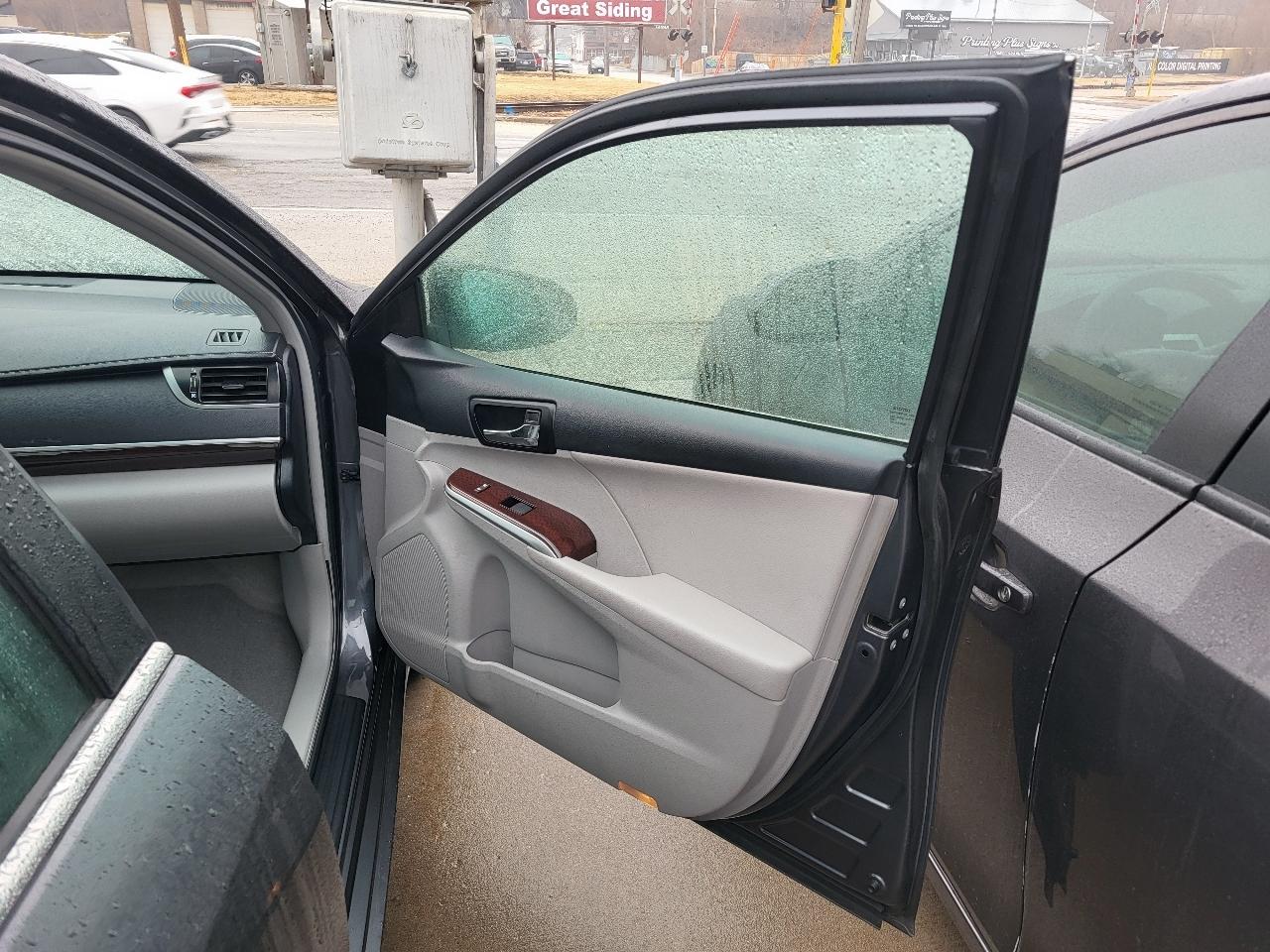 Toyota Camry XLE V6 2012