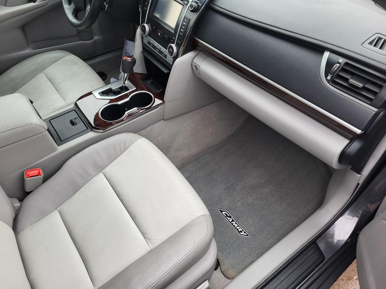 Toyota Camry XLE V6 2012