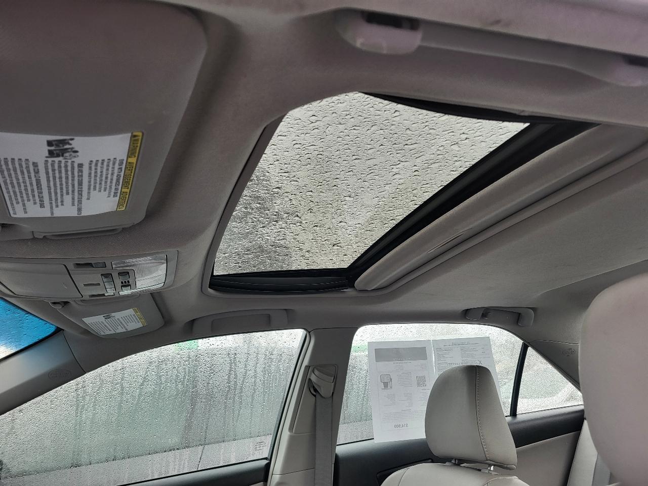 Toyota Camry XLE V6 2012