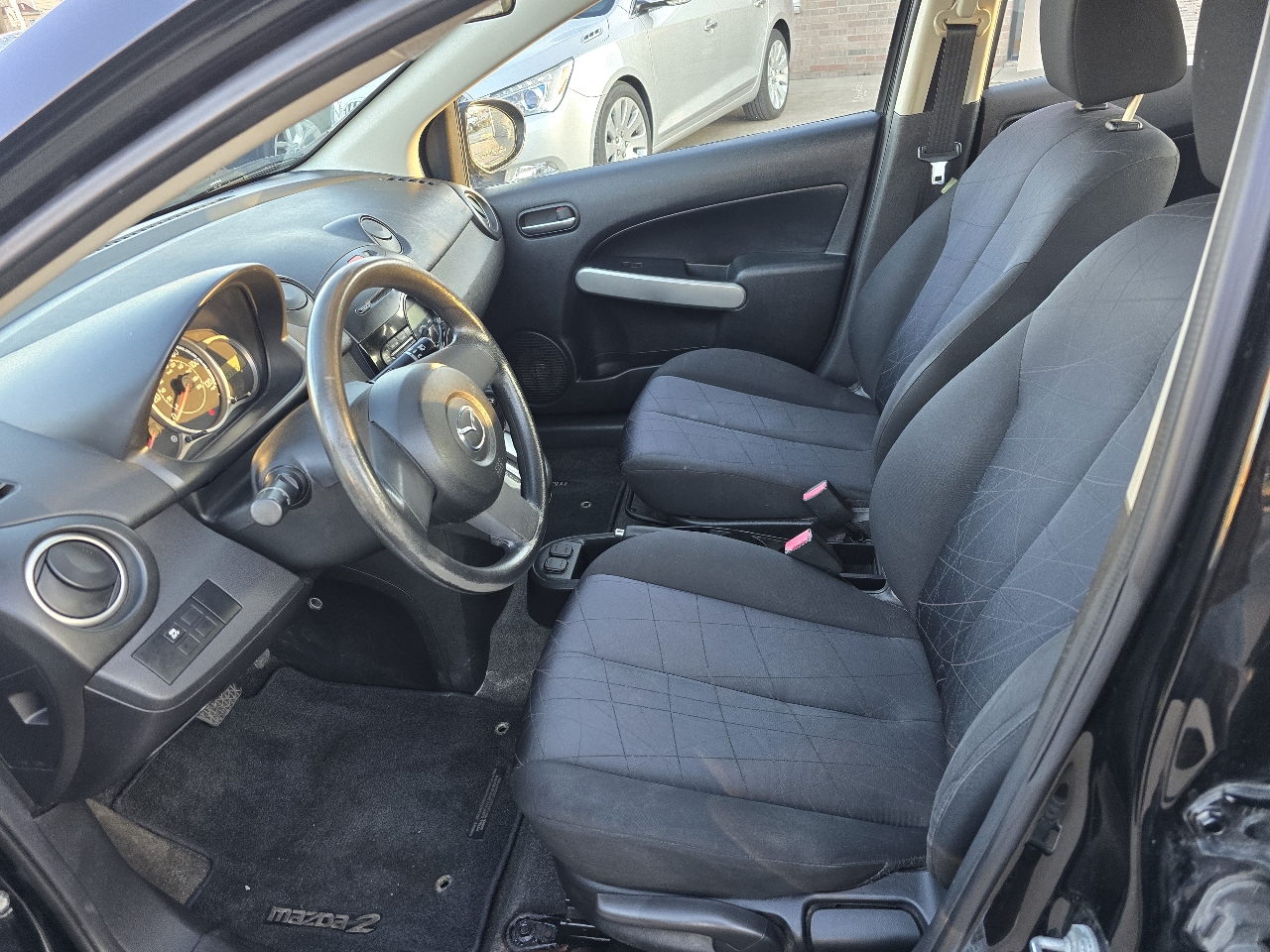 Mazda MAZDA2 Sport 2012