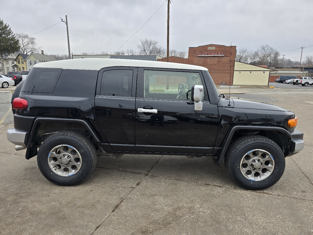 Toyota FJ Cruiser 4WD AT 2013