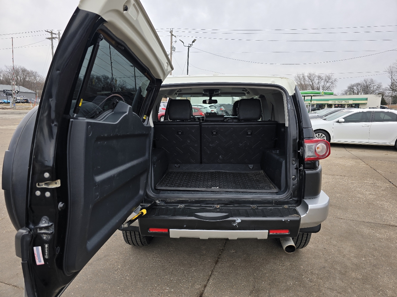 Toyota FJ Cruiser 4WD AT 2013