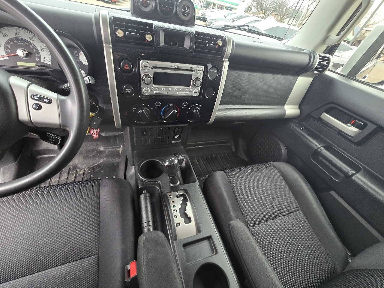 Toyota FJ Cruiser 4WD AT 2013