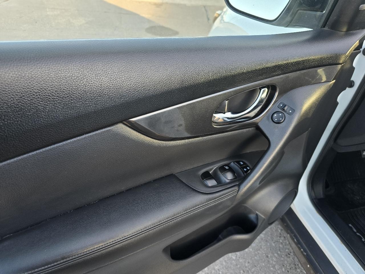 Nissan Rogue SV FWD 2018