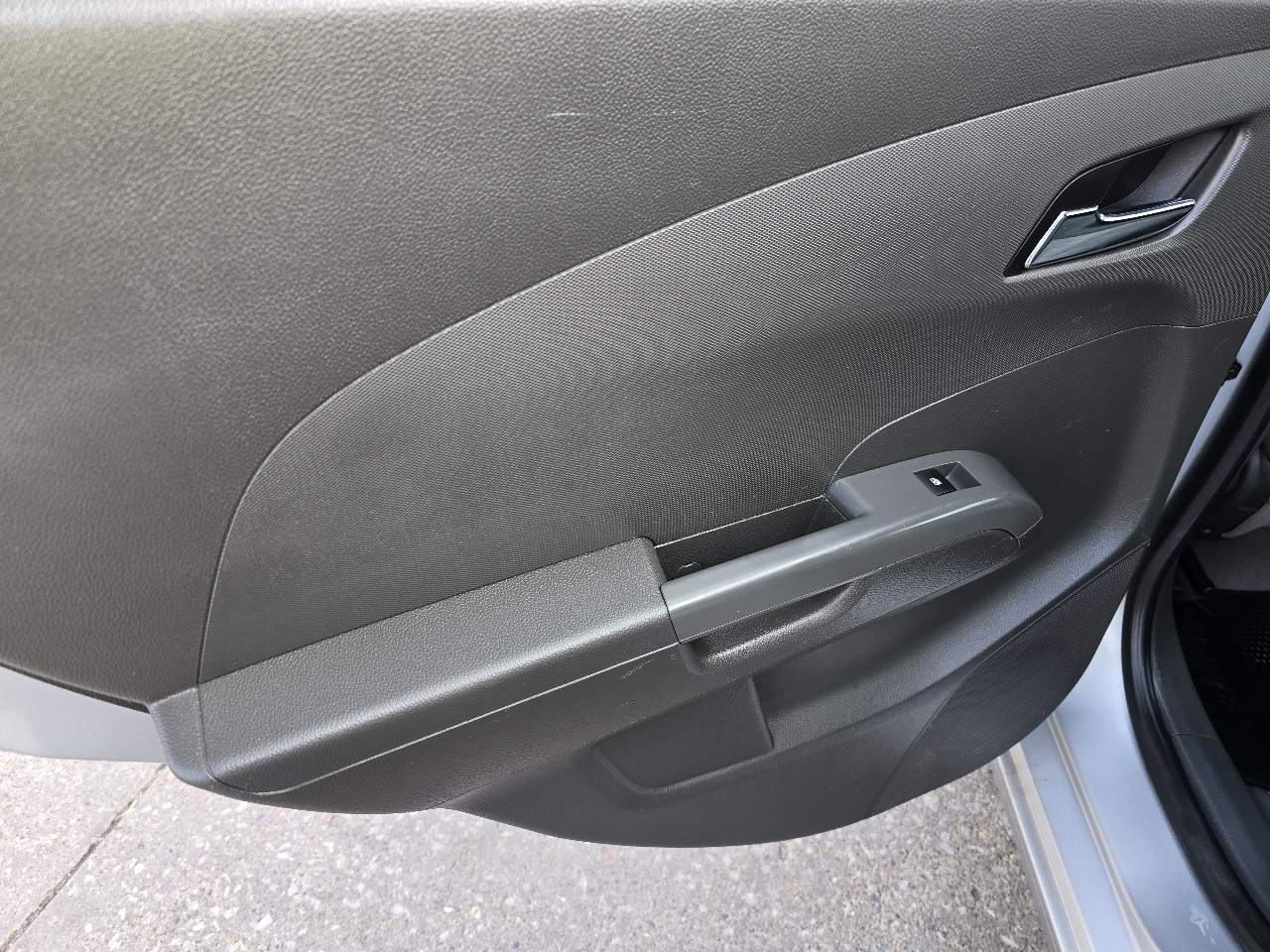 Chevrolet Sonic 1LT 5-Door 2012