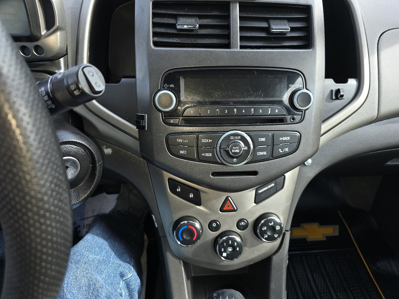 Chevrolet Sonic 1LT 5-Door 2012