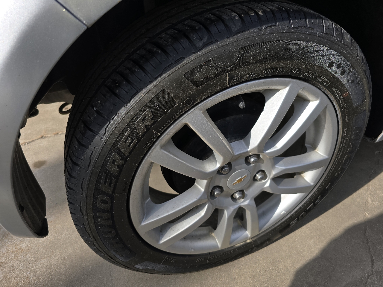 Chevrolet Sonic 1LT 5-Door 2012