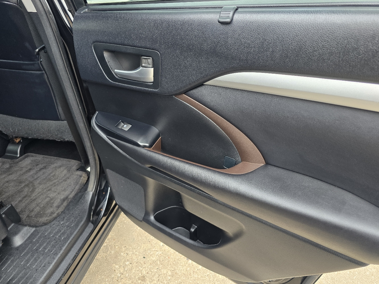 Toyota Highlander XLE FWD V6 2015