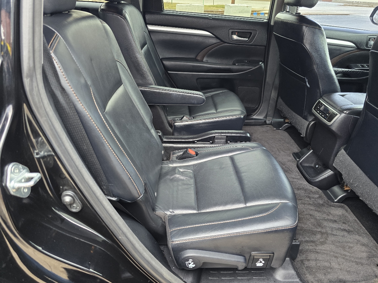 Toyota Highlander XLE FWD V6 2015