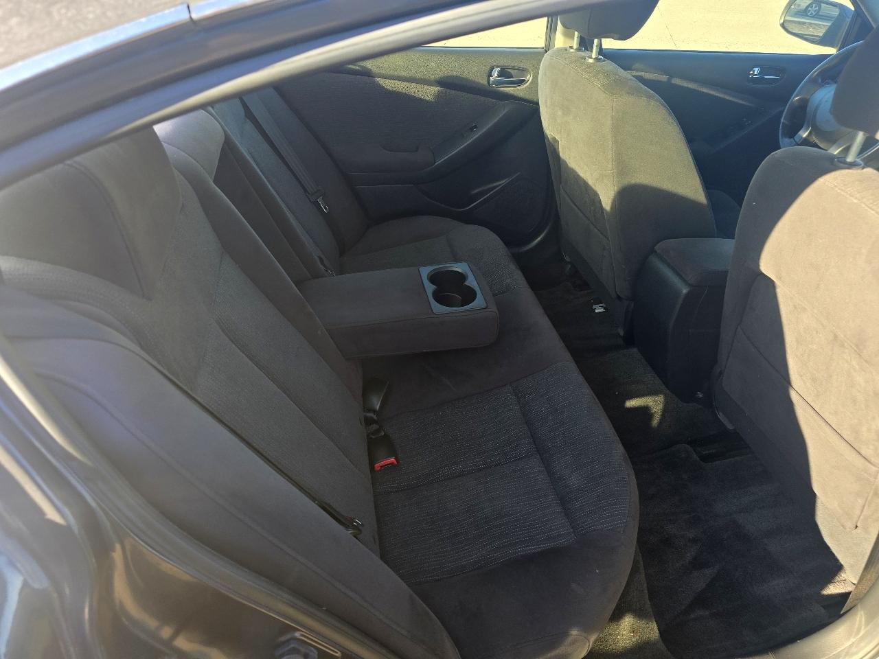 Nissan Altima 2.5 S 2010