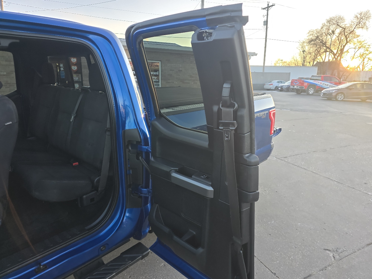 Ford F-150 4WD SuperCab 145" XLT 2017