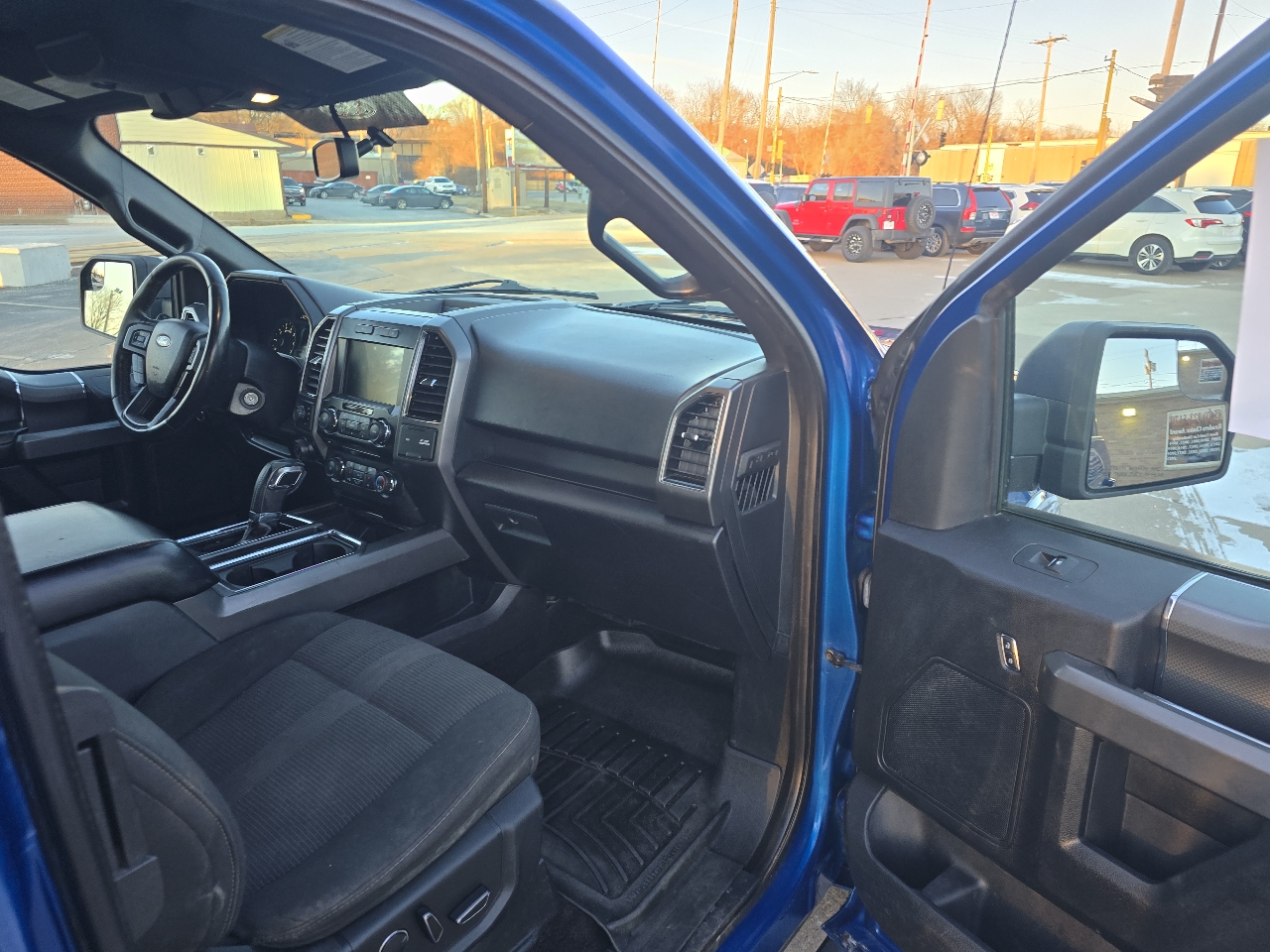 Ford F-150 4WD SuperCab 145" XLT 2017