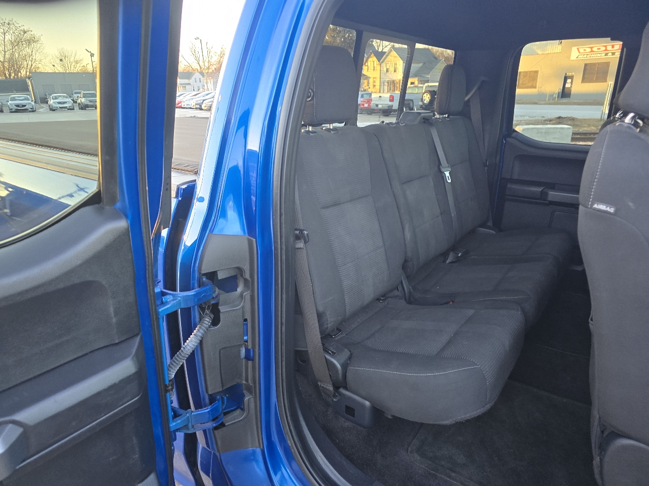 Ford F-150 4WD SuperCab 145" XLT 2017