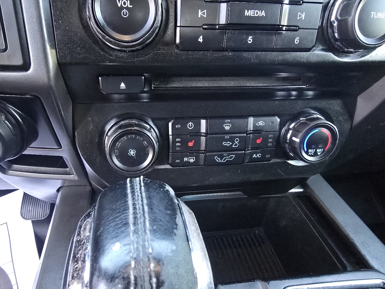 Ford F-150 4WD SuperCab 145" XLT 2017