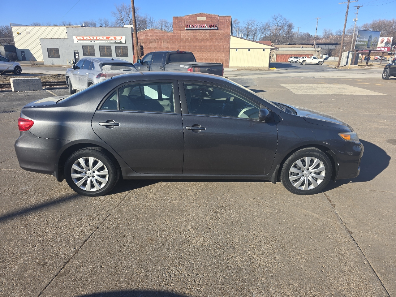 Toyota Corolla LE 4-Speed AT 2013