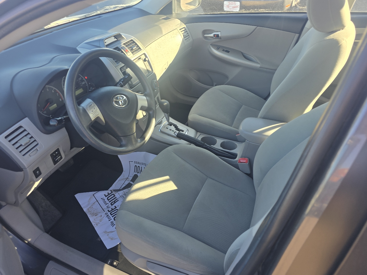 Toyota Corolla LE 4-Speed AT 2013