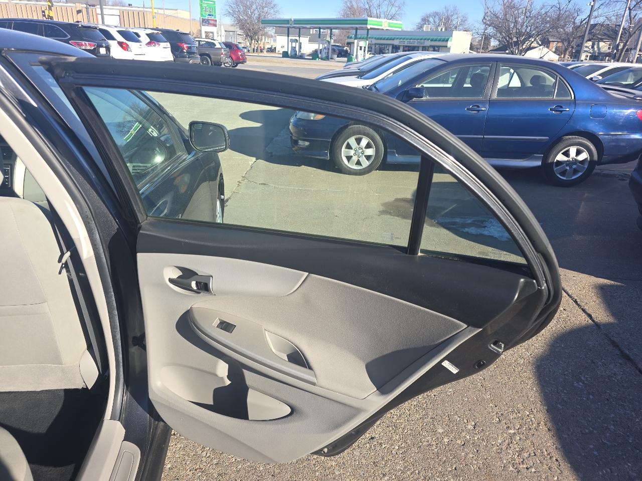 Toyota Corolla LE 4-Speed AT 2013