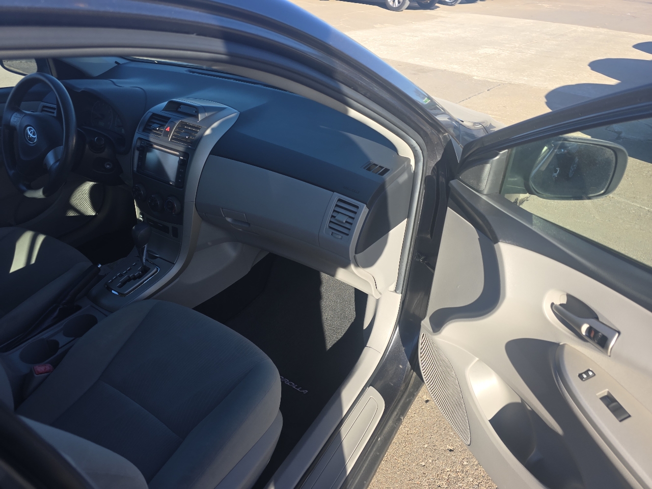 Toyota Corolla LE 4-Speed AT 2013