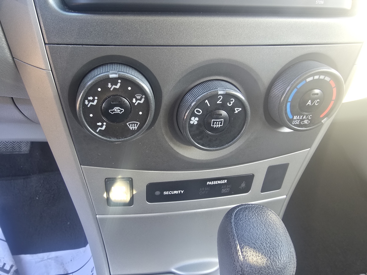 Toyota Corolla LE 4-Speed AT 2013