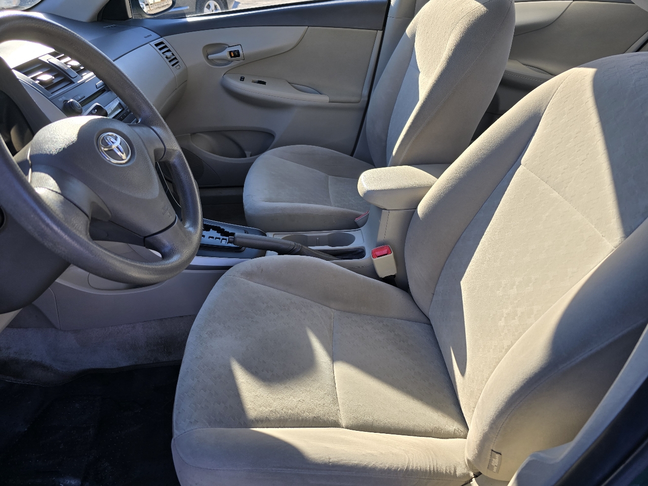 Toyota Corolla LE 4-Speed AT 2009