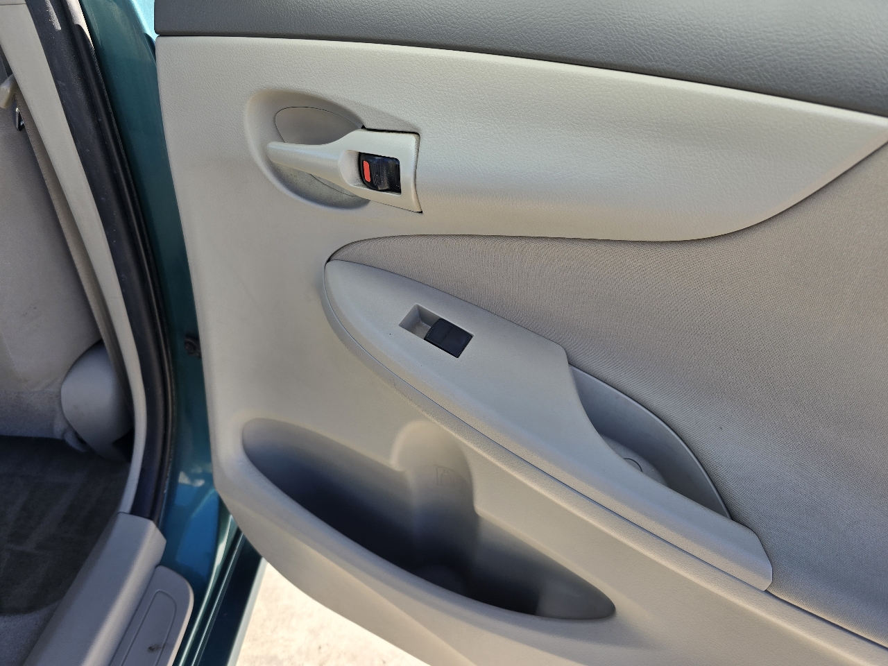 Toyota Corolla LE 4-Speed AT 2009