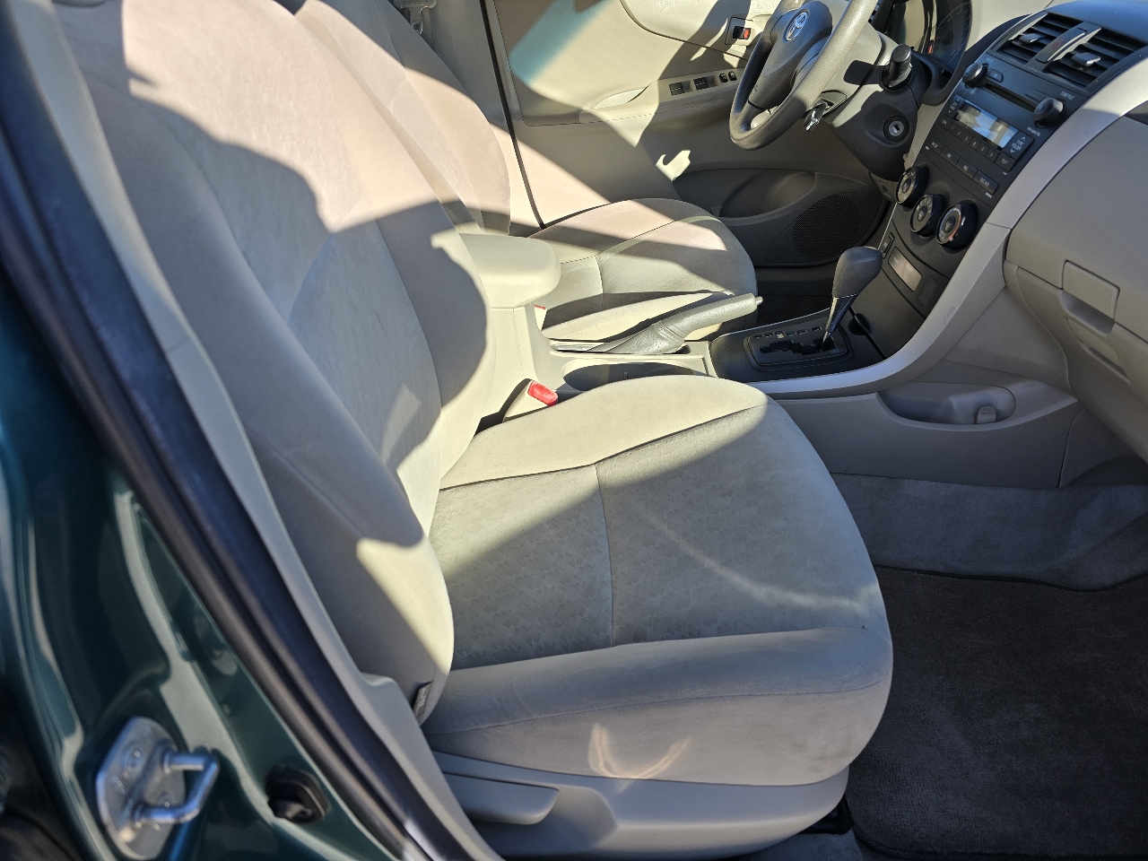 Toyota Corolla LE 4-Speed AT 2009