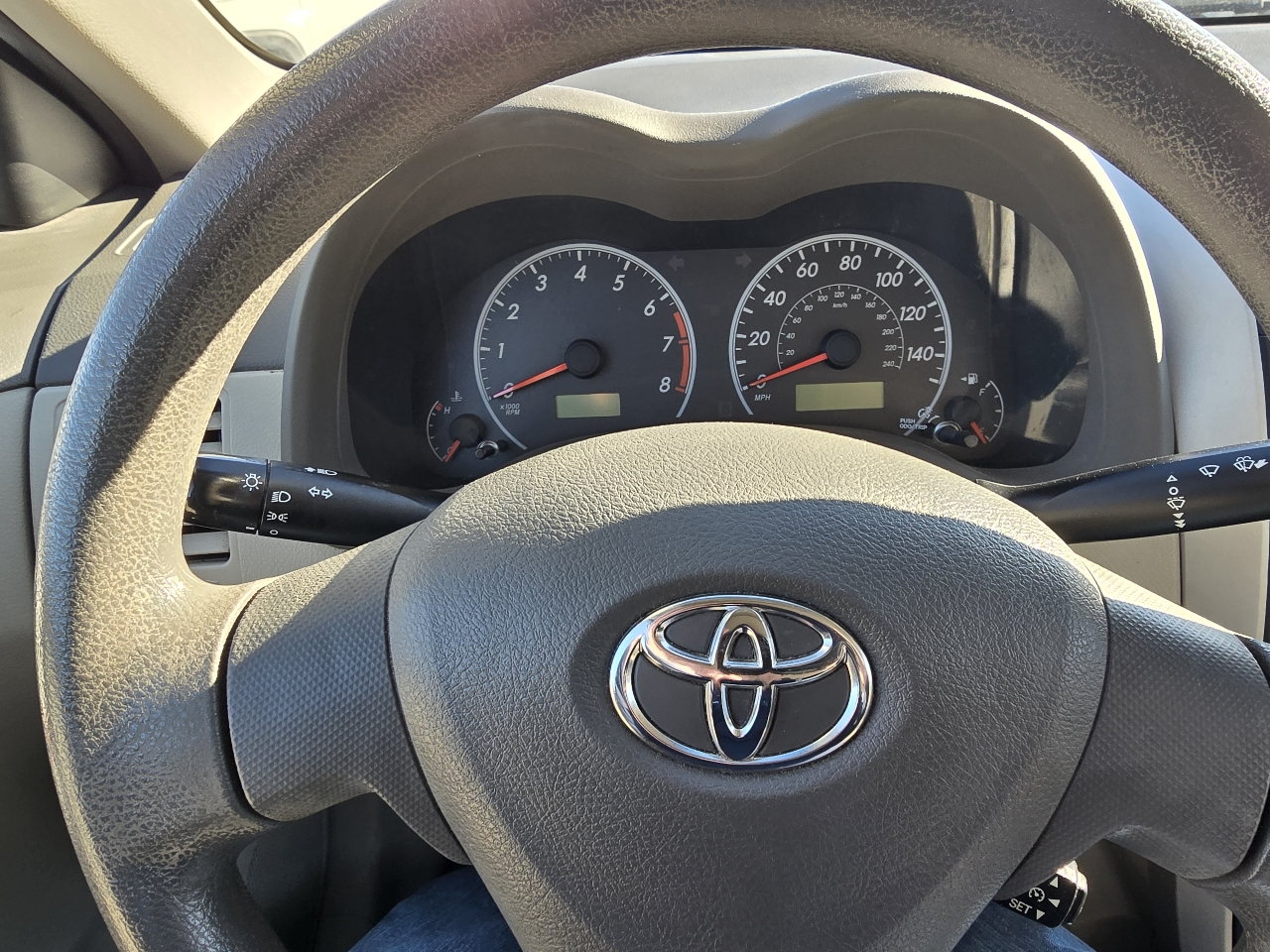 Toyota Corolla LE 4-Speed AT 2009