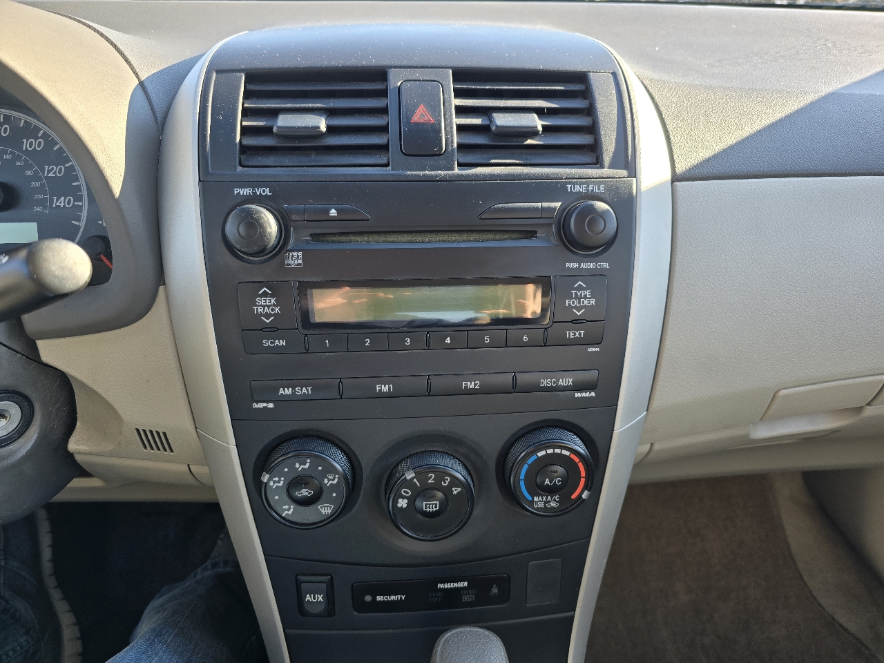 Toyota Corolla LE 4-Speed AT 2009