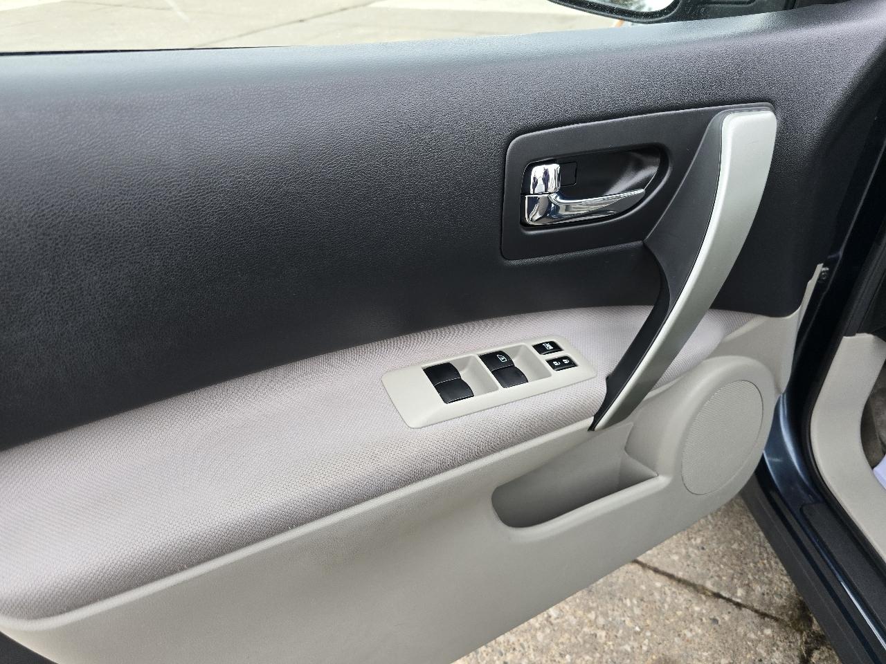 Nissan Rogue SV AWD 2013