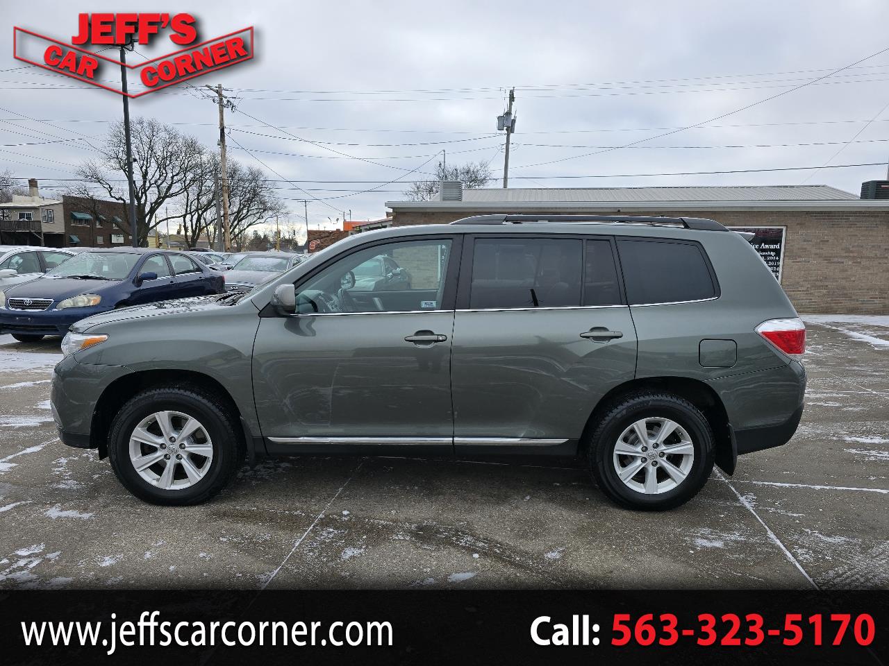 Toyota Highlander Base 4WD 2013