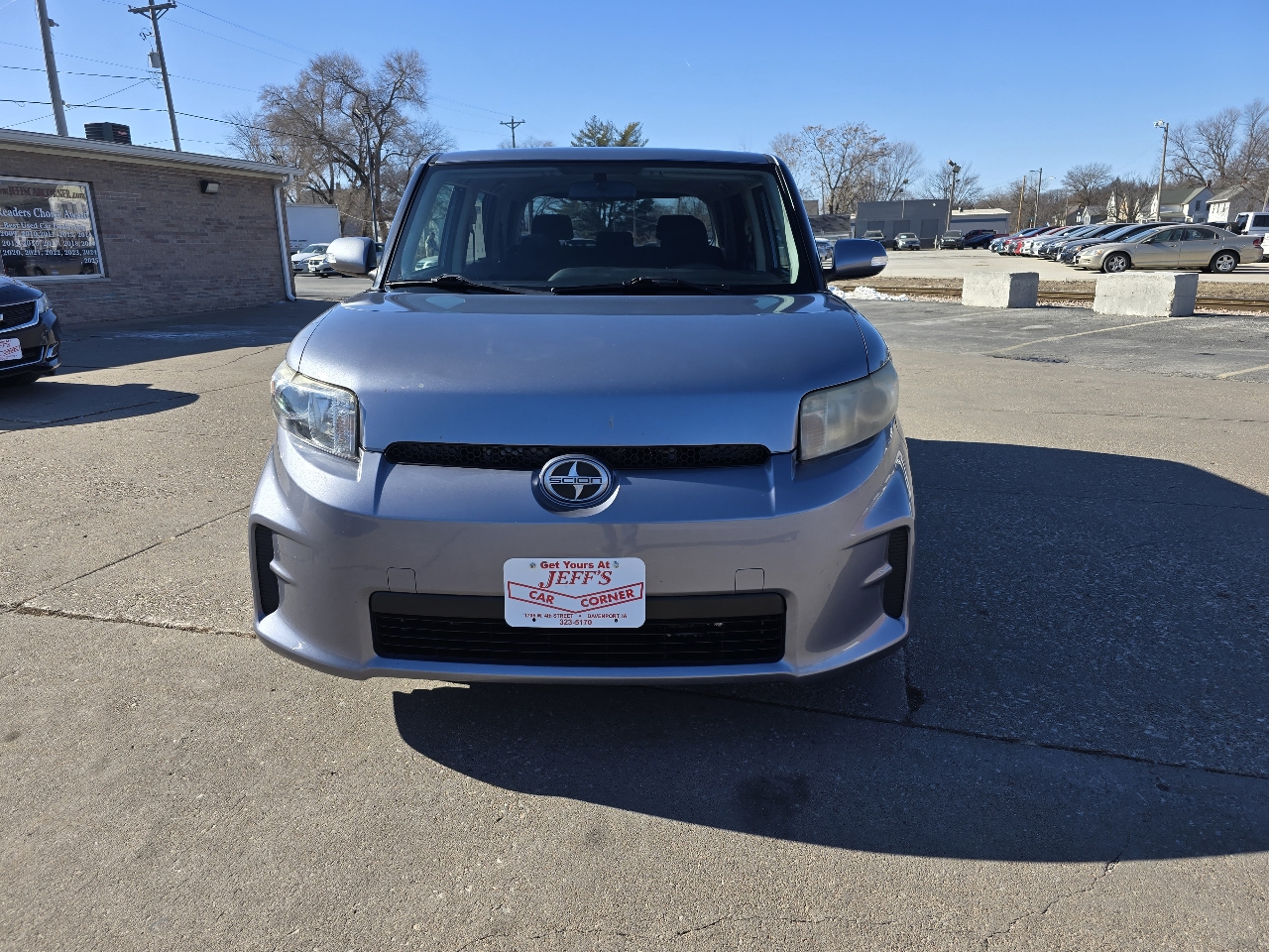 Scion xB 5-Door Wagon 4-Spd AT 2012