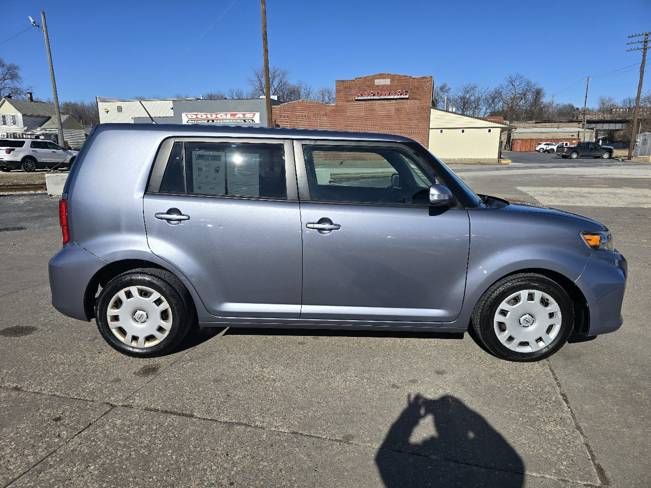 Scion xB 5-Door Wagon 4-Spd AT 2012