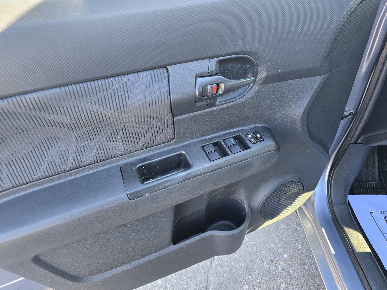 Scion xB 5-Door Wagon 4-Spd AT 2012