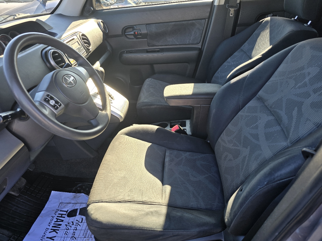 Scion xB 5-Door Wagon 4-Spd AT 2012