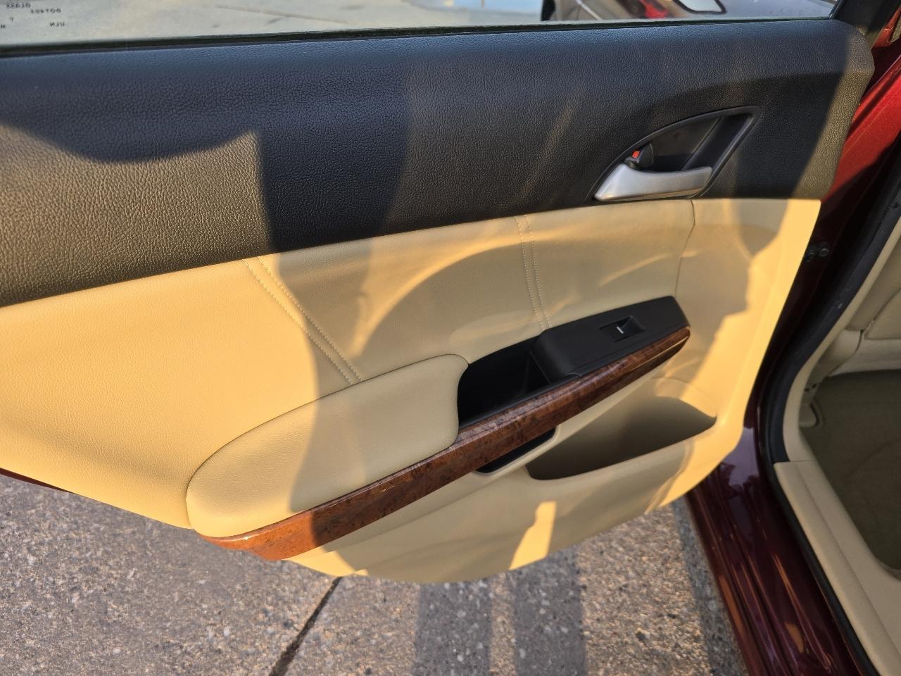 Honda Accord EX-L V6 Sedan AT 2012