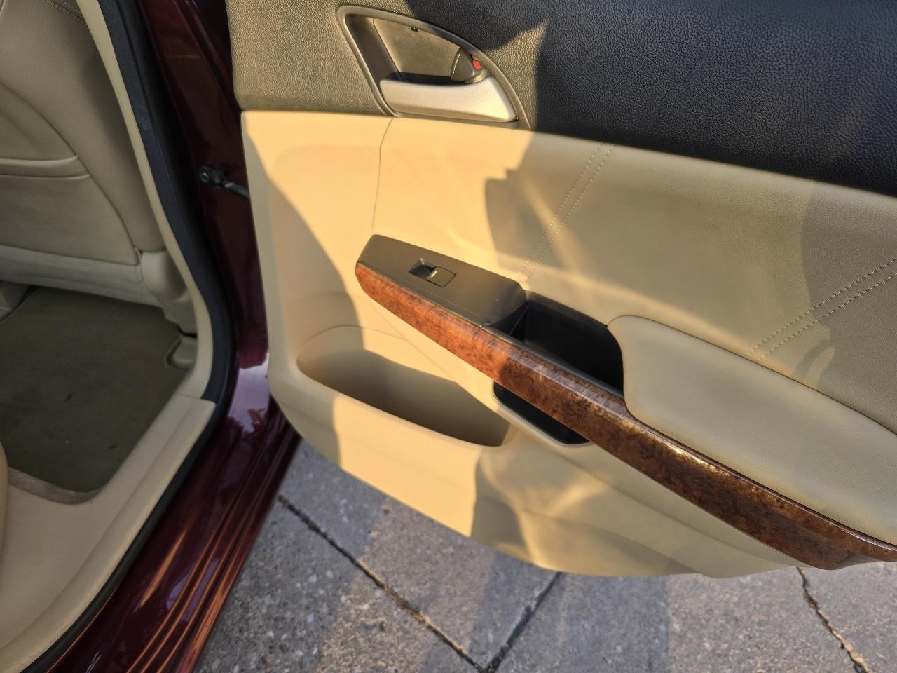 Honda Accord EX-L V6 Sedan AT 2012