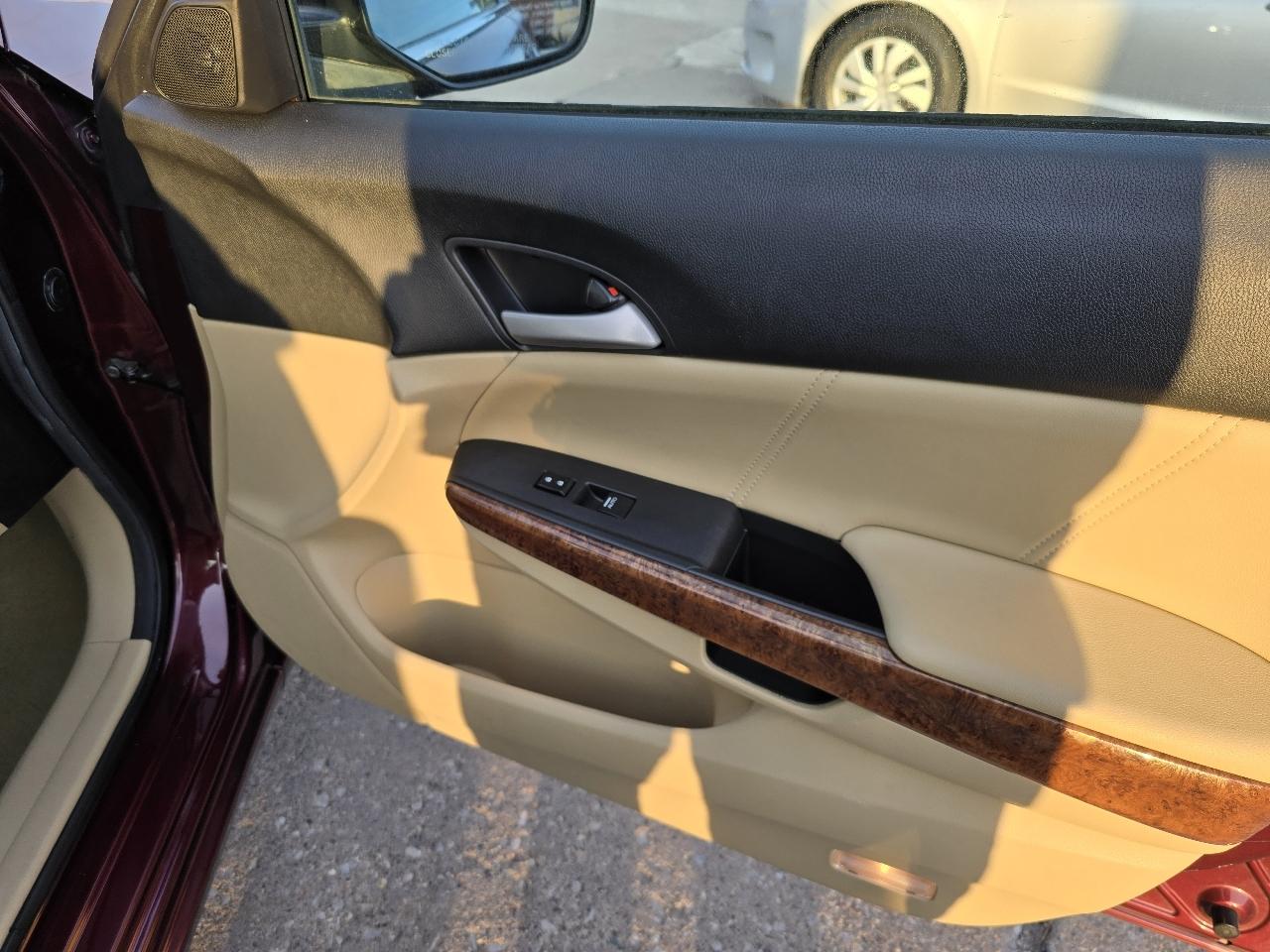 Honda Accord EX-L V6 Sedan AT 2012