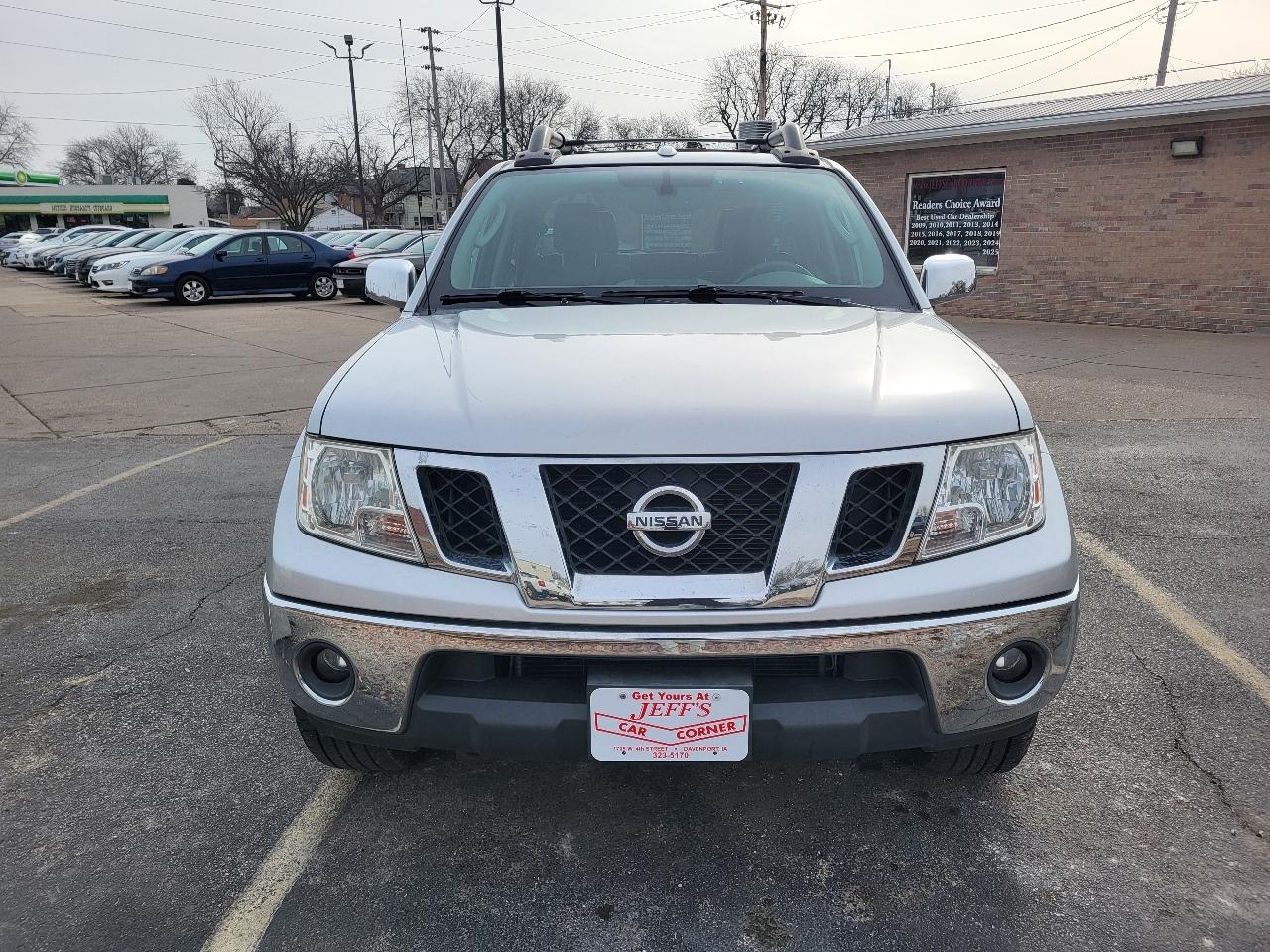 Nissan Frontier SL Crew Cab 4WD 2011