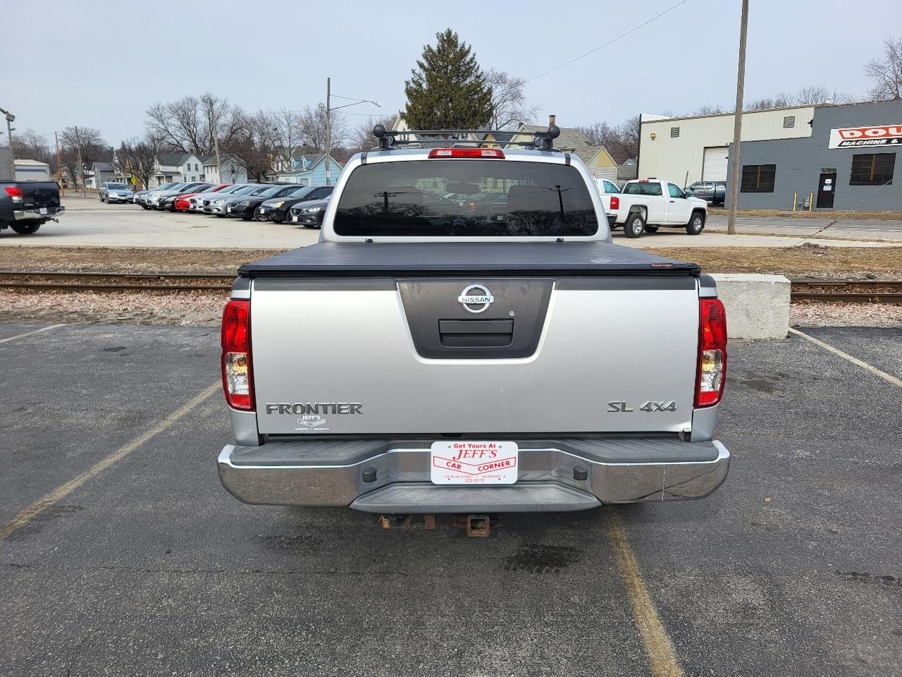 Nissan Frontier SL Crew Cab 4WD 2011