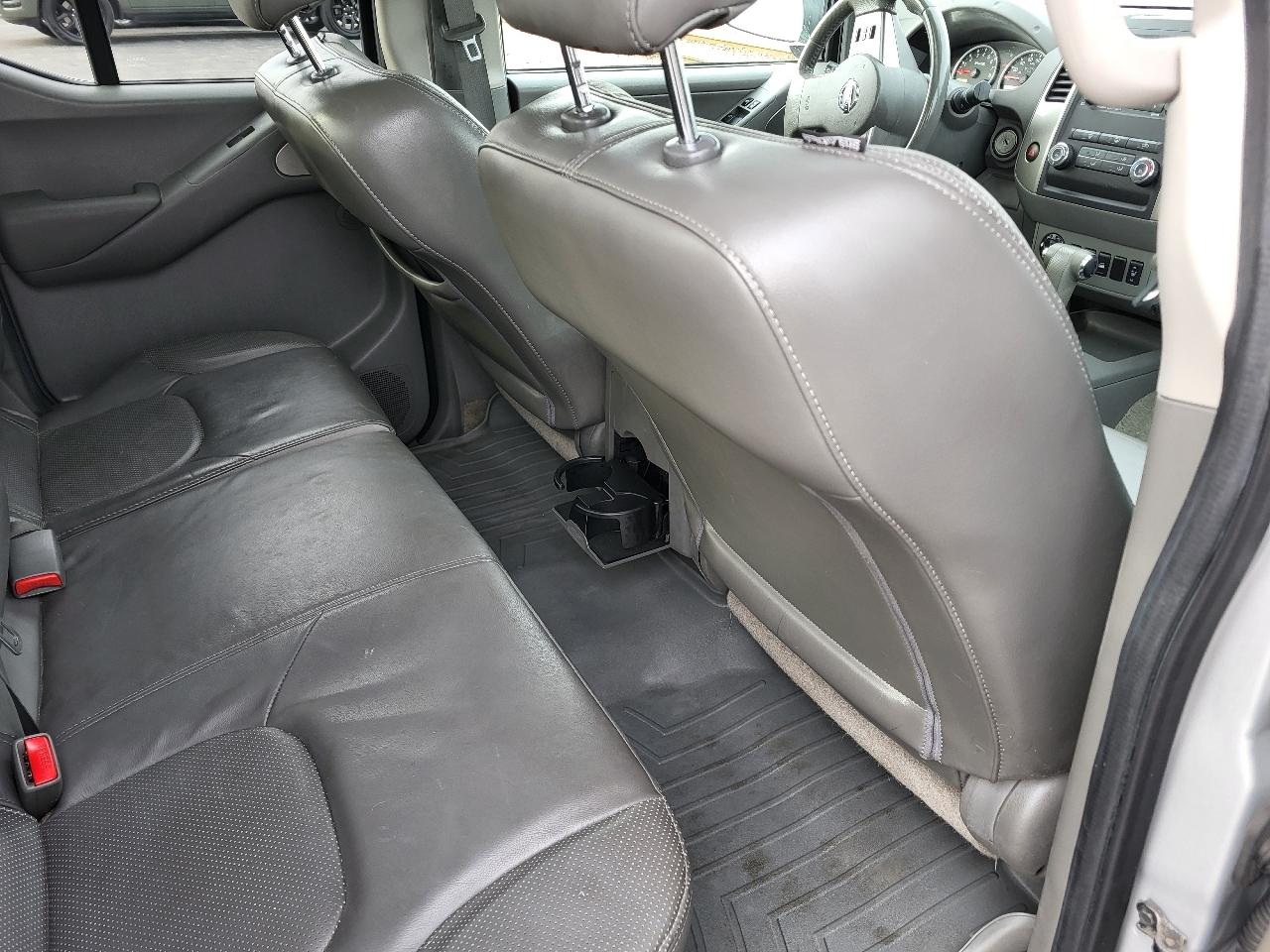 Nissan Frontier SL Crew Cab 4WD 2011