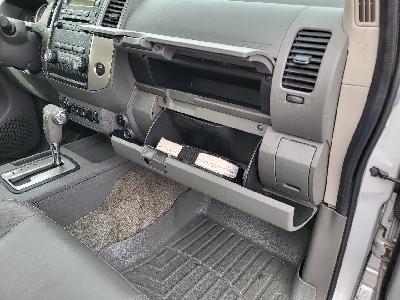 Nissan Frontier SL Crew Cab 4WD 2011