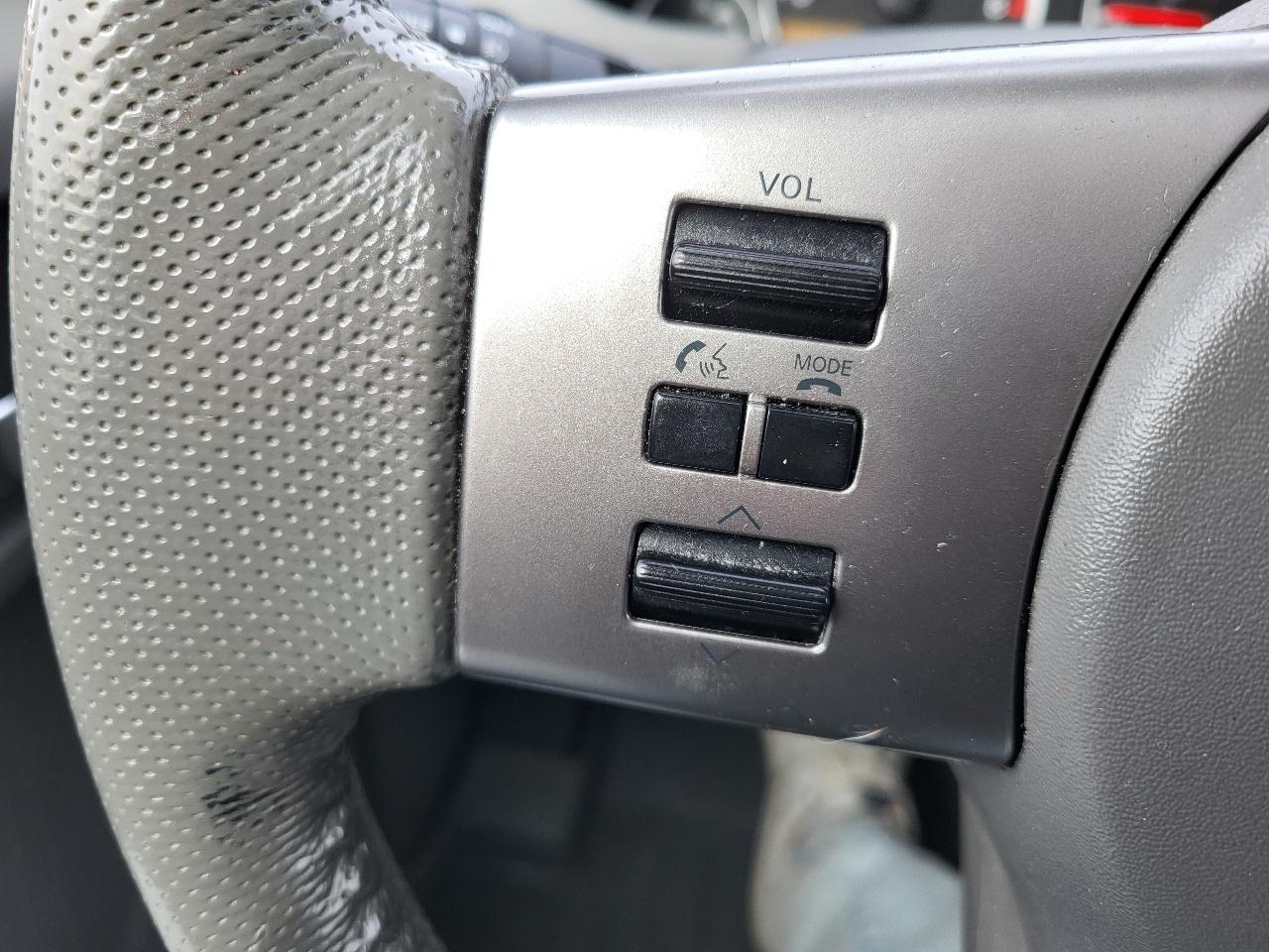 Nissan Frontier SL Crew Cab 4WD 2011