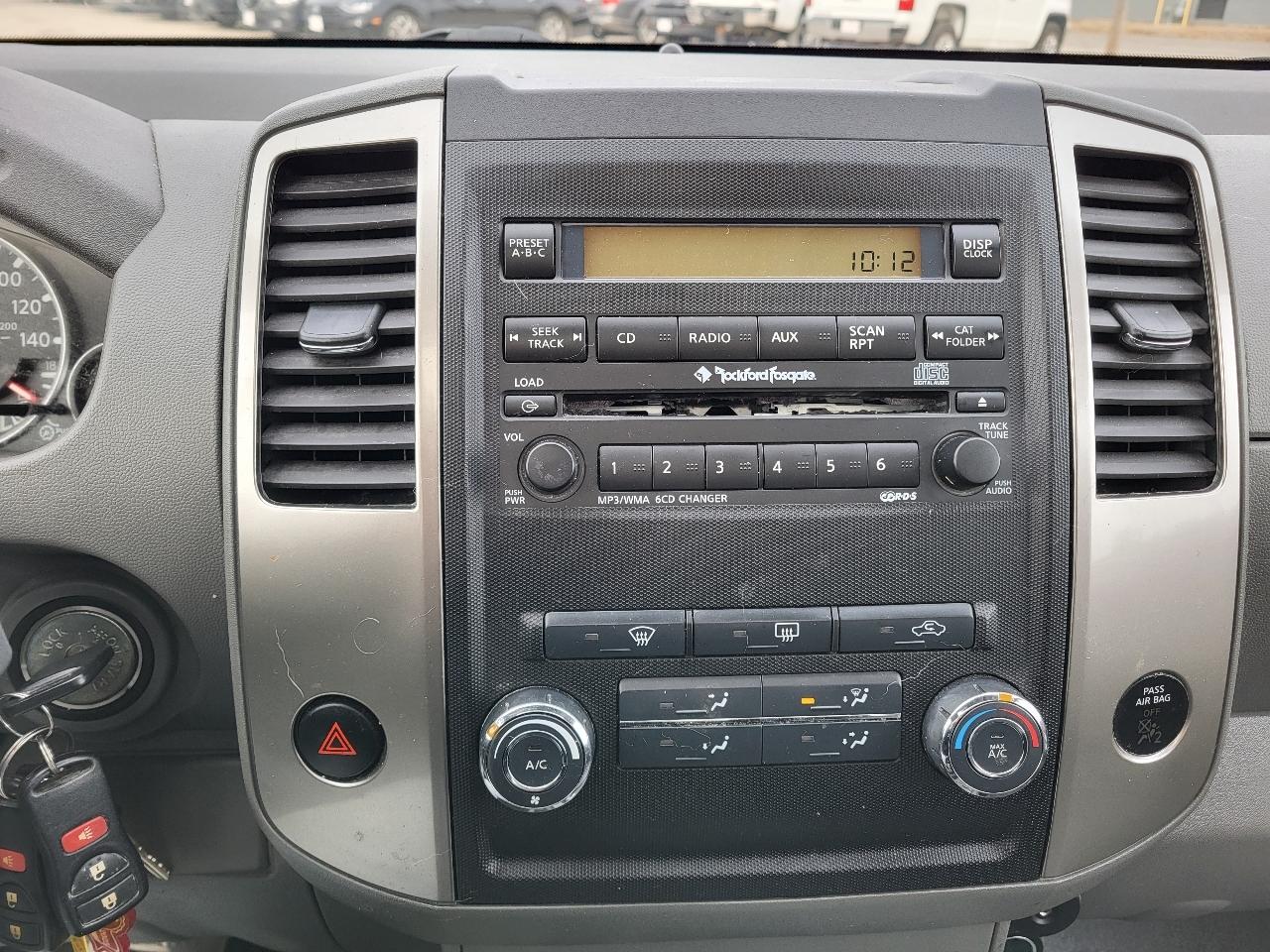 Nissan Frontier SL Crew Cab 4WD 2011