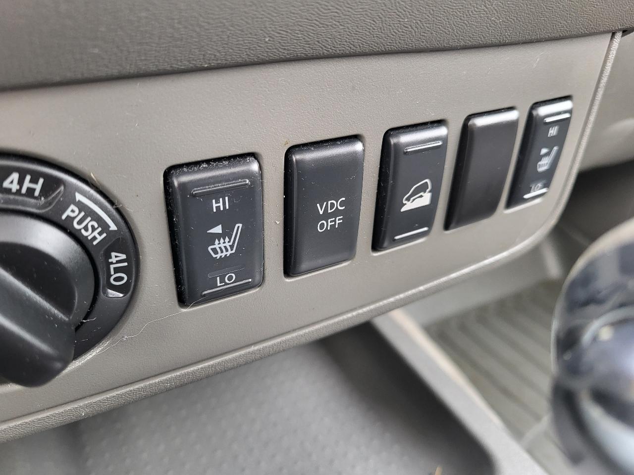 Nissan Frontier SL Crew Cab 4WD 2011