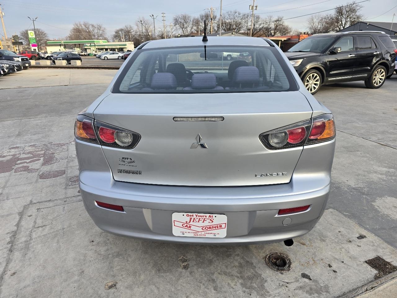 Mitsubishi Lancer ES 2010