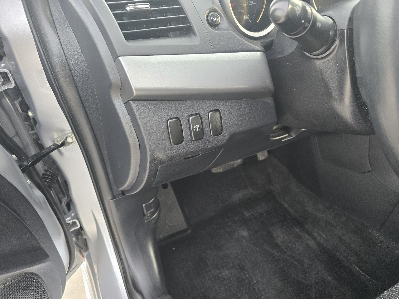 Mitsubishi Lancer ES 2010