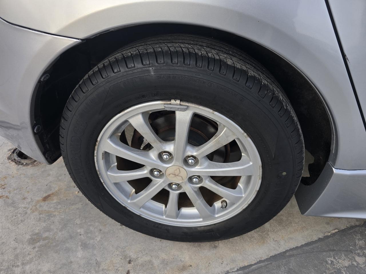 Mitsubishi Lancer ES 2010