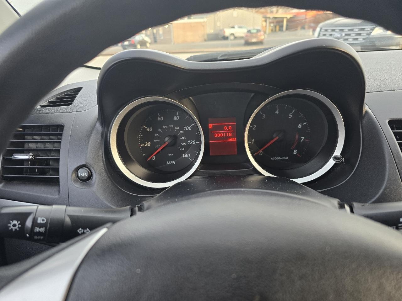 Mitsubishi Lancer ES 2010