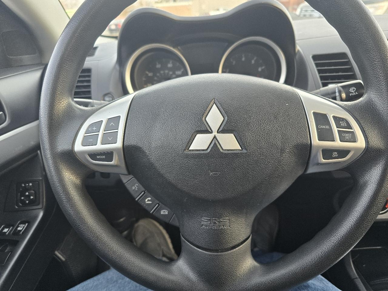 Mitsubishi Lancer ES 2010