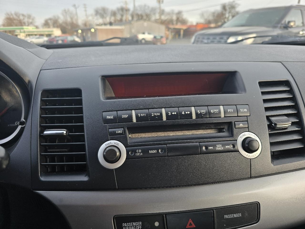 Mitsubishi Lancer ES 2010